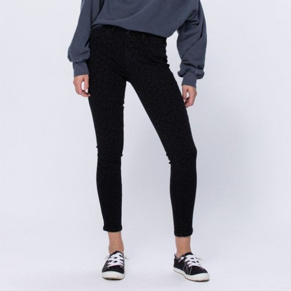 Judy Blue Full Size Run Cheetah Print Skinny Jeans with Pockets